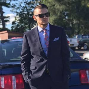 Meet your Posher, Adam